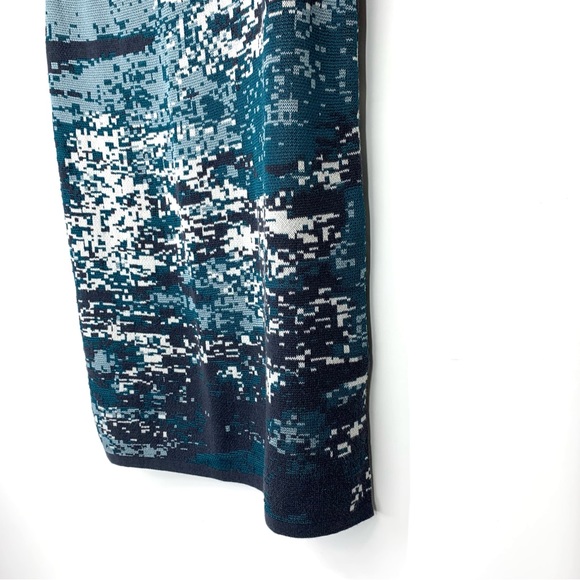 Marla Wynne Pixelated Abstract Sleeveless Knit Tank Slit Hem Crew To Scoop Neck - Picture 11 of 16